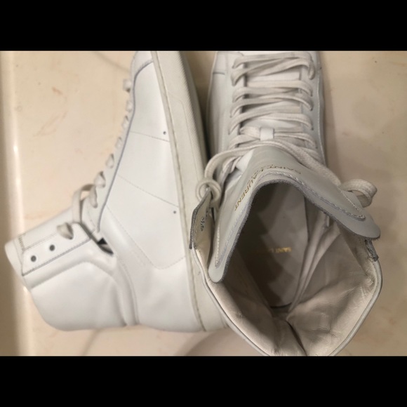 SaintLaurentParis Signature Court Classics - Picture 2 of 4